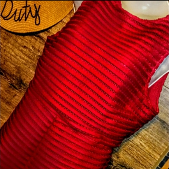 She + Sky Romper Size L Red Slit Back NWT - Picture 5 of 10